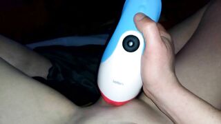 Masturbe (448) with one testicle