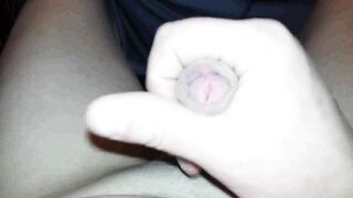 Masturbe (267) with one testicle