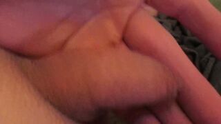 Masturbe (242) with one testicle
