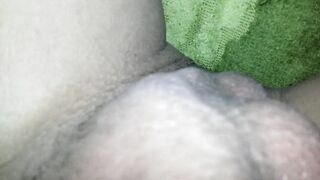 Masturbe (257) with one testicle