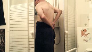 My body underneath the shower (22) with one testicle