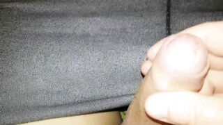 Masturbe (272) with one testicle