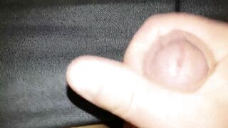 Masturbe (272) with one testicle