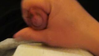 Masturbe (287) with one testicle