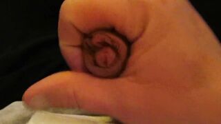 Masturbe (287) with one testicle