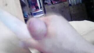 Masturbe (31) with one testicle