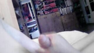 Masturbe (31) with one testicle