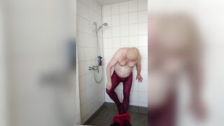 Pantyhose and incontinence trousers in the shower