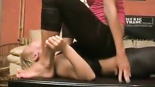 Dunefeet bambina stomach sitting