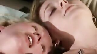 3 girls have a good wank