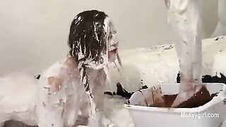lesbian sploshing