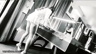 PMV Veneisse & Julie Skyhigh in fisting action