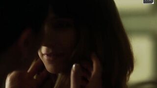 Catherine Zeta-Jones and Rooney Mara – Hot Lesbian Kiss 4K
