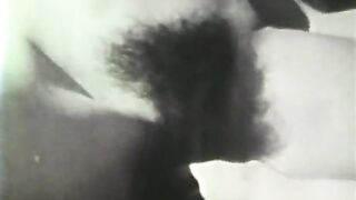 Lesbian Peepshow Loops 627 70s and 80s - Scene 2