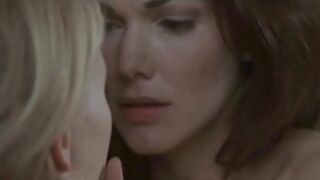 lesbian kiss-2