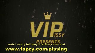 teen peeing sex