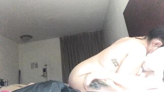 Dyke seduces female in hotel room