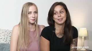 Deutsche Blondine fickt ihre heiï¿½e Freundin mit Dildo