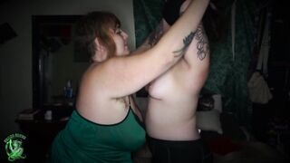 Cute tattooed PAWG makes a gorgeous BBW cum