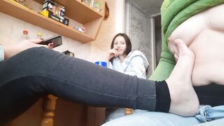 Игра правда или действие превратилась в траходром на кухне - lesbian_illusion