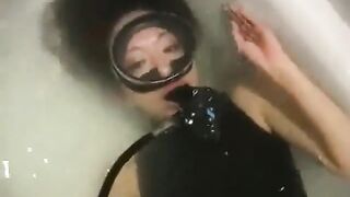wetsuit lesbians (Sex Babe)