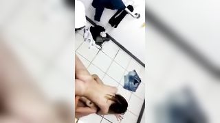 Safadas se pegando no vestiario 