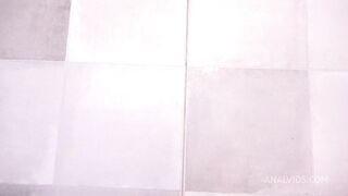 EURO GIRLS ANAL AND CUMFARTS (Carla Cage)