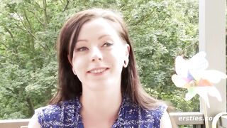 Ersties: 21-jährige Deutsche macht erste lesbische Erfahrung