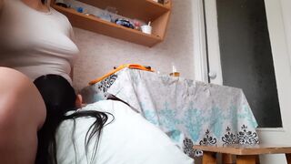 I spit and she licks - Lesbian-candys