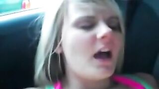 Amateur teen lesbian in car