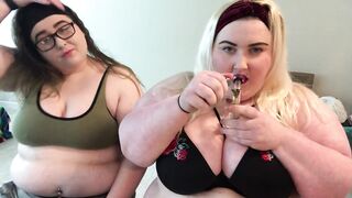BBW LESBIAN SMOKE & MAKEOUT