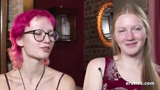 Ersties - Skater Girl und Metal Girl haben Spaï¿½ mit Toys
