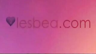 Lesbea College girls reveal lesbian desires
