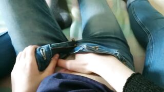 BLUE JEANS SHAVED PUSSY CUMMING HARD