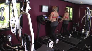 geiles rubbeln im Fittnesstudio mit notgeilen Milfs