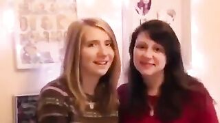 Amateur girls kissing