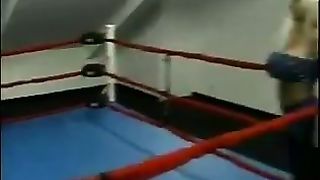 Hillbillie Hannah vs Queen Kong Blondie