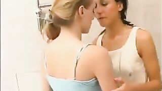 Lesbian Lovers 002