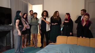 These co-workers secretly touch each other at night - Paranormal Activi'tities Halloween 1/4