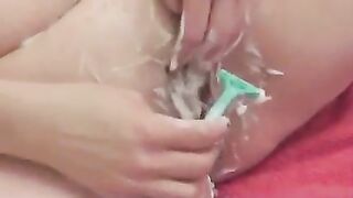 lesbian shave