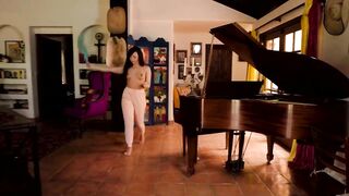 TWISTYS - Busty Milfs Arabelle Raphael And Queenie Sateen Are Having An Afternoon Delight