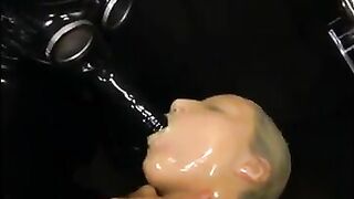 Rubber Puppe 