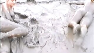 Mud Girls 2