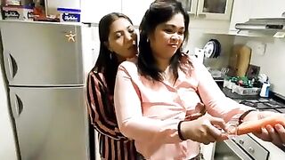 Mature lesbians! Amateur!