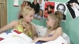 lesbian teens 18