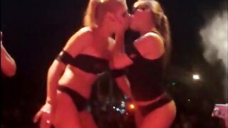 Intense lesbo kiss