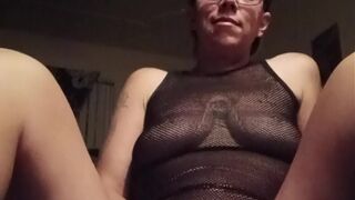 MILF alone, satisfies soaked pussy solo