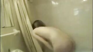 LESBIAN SHOWERS