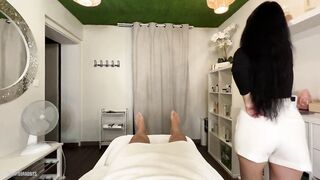 Masseuse with big tits did a pleased ending massage and swallowed cum