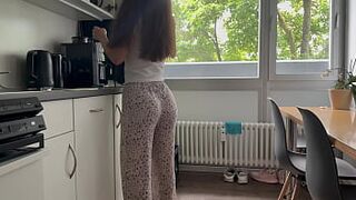 Roommate Bangs me hart in the Kitchen!